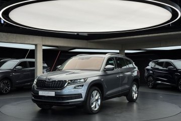 4x4 Style / ACC / DCC / Kamera 360° / Podgrzewane fotele / CarPlay