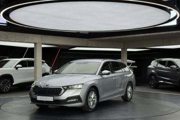 Ambition DSG / CarPlay / Android Auto / Kamera cofania / LED / FV23%