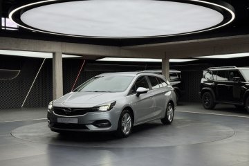 Edition / LED / CarPlay / Android Auto / Czujniki parkowania / FV23%
