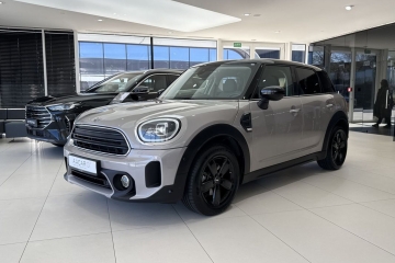 Cooper Classic / Panorama / CarPlay/Android / ACC / Kamera cofania