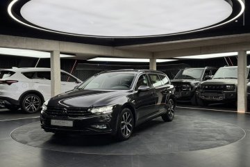Business / Kamera cofania / CarPlay/Android Auto / Podgrzewane fotele