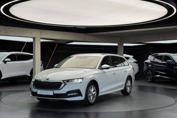Ambition / ACC / LED / Kamera cofania / CarPlay / Android Auto