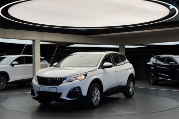 Active / Kamera cofania / Nawigacja / CarPlay/Android Auto /