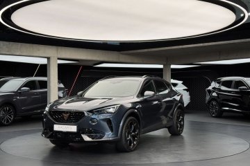 2.0 TSI 4Drive DSG / Ambiente / Kamera 360° / Hak / Podgrzewane fotele