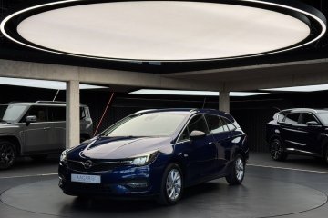 Elegance / Kamera cofania / CarPlay / Android Auto / LED / FV23%
