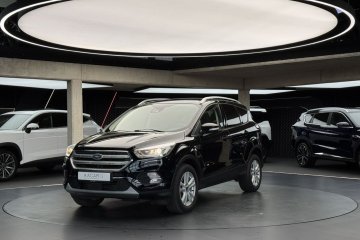 Titanium / Kamera cofania / CarPlay / KeyLess / Nawigacja / dostawa