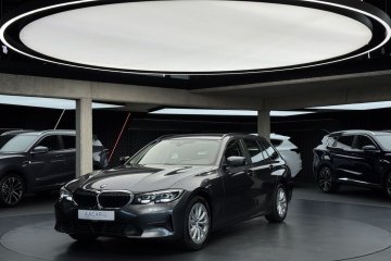 318i / CarPlay / Android Auto / Kamera / ACC / Podgrzewane Fotele