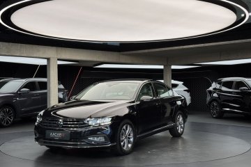 Elegance / Podgrzewane fotele / CarPlay / Android Auto / ACC / LED