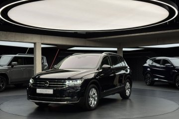 Elegance / ACC / Ambiente / Kamera / Podgrz. fotele / CarPlay/Android