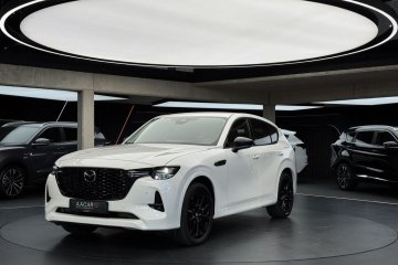 PHEV Homura AWD / Bose / Kamera 360° / HUD / CarPlay / Android Auto