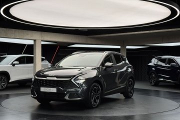 HEV L / Kamera cofania / CarPlay/Android Auto / Podgrzewane fotele