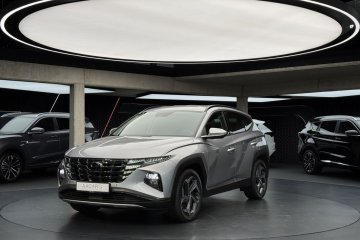 Platinum 4WD / Krell / Kamera 360° / Hak / Podgrzewane fotele