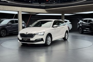 Ambition / LED / CarPlay / Android Auto / Czujniki parkowania / FV23%