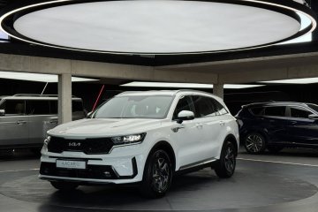 HEV M / 7 osobowa / Kamera cofania / CarPlay / Android Auto / FV23%