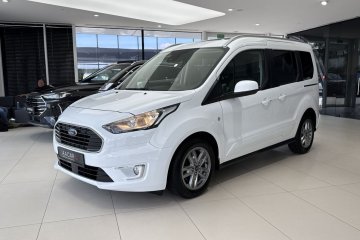 Titanium / Panorama / CarPlay/Android Auto / Kamera cofania / FV23%