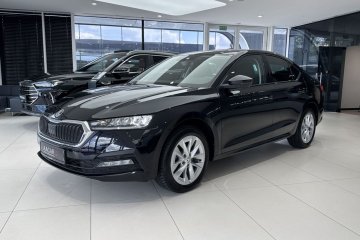 Ambition / LED / CarPlay/Android Auto / Czujniki parkowania / FV23%