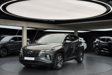 Smart / CarPlay / Android Auto / Ogrzewana kierownica / Brake Assist