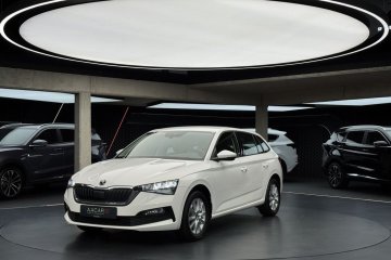 Ambition / LED / Czujniki parkowania / CarPlay / Android Auto / FV23%