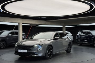 GT Line / CarPlay / Android Auto / Kamery parkowania / ACC / FV 23%
