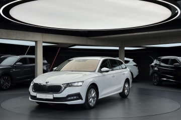 Ambition / ACC / Kamera cofania / CarPlay / Android Auto / FV23%