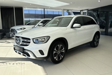 200d 4-Matic / Nawigacja / Kamera cofania / CarPlay/Android Auto / LED
