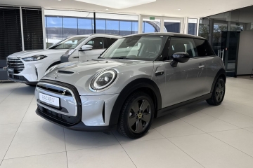 SE / Kamera cofania / Nawigacja / LED / CarPlay / Salon Polska / FV23%