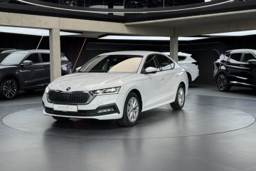 Ambition / Android Auto / CarPlay / Kamera cofania / LED / FV23%